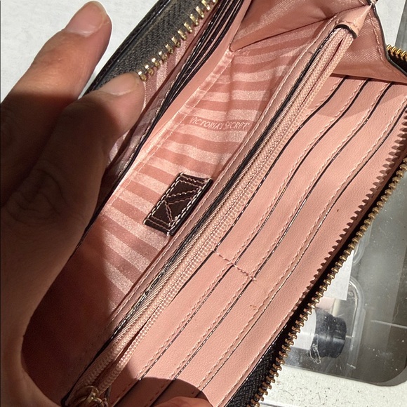 Black Quilted Women's Wallet victoria’s Secret - Picture 3 of 4